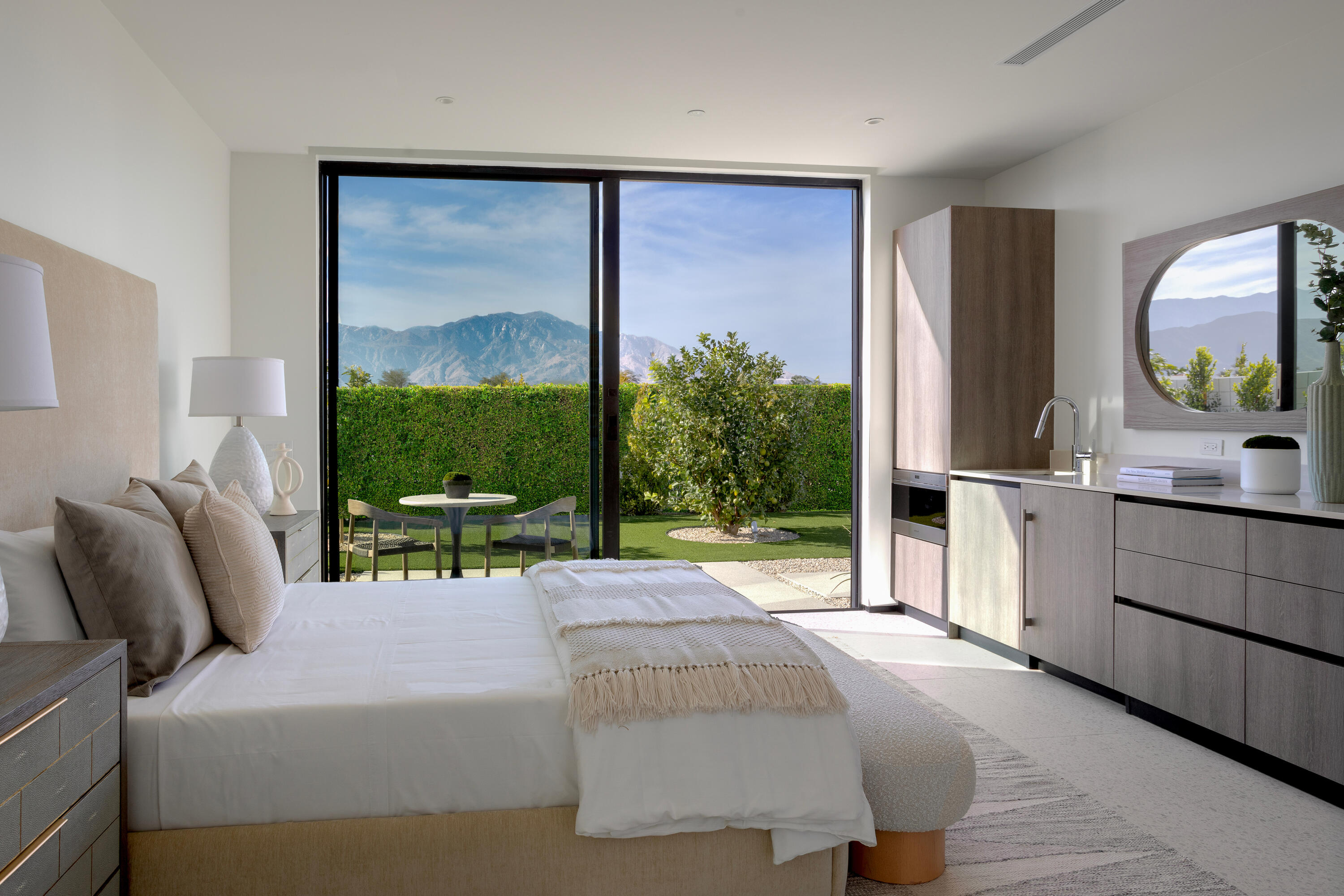 13 Via Linea Rancho Mirage Ca Rancho Mirage, CA 92270 - Photo 18 of 24 Guest House