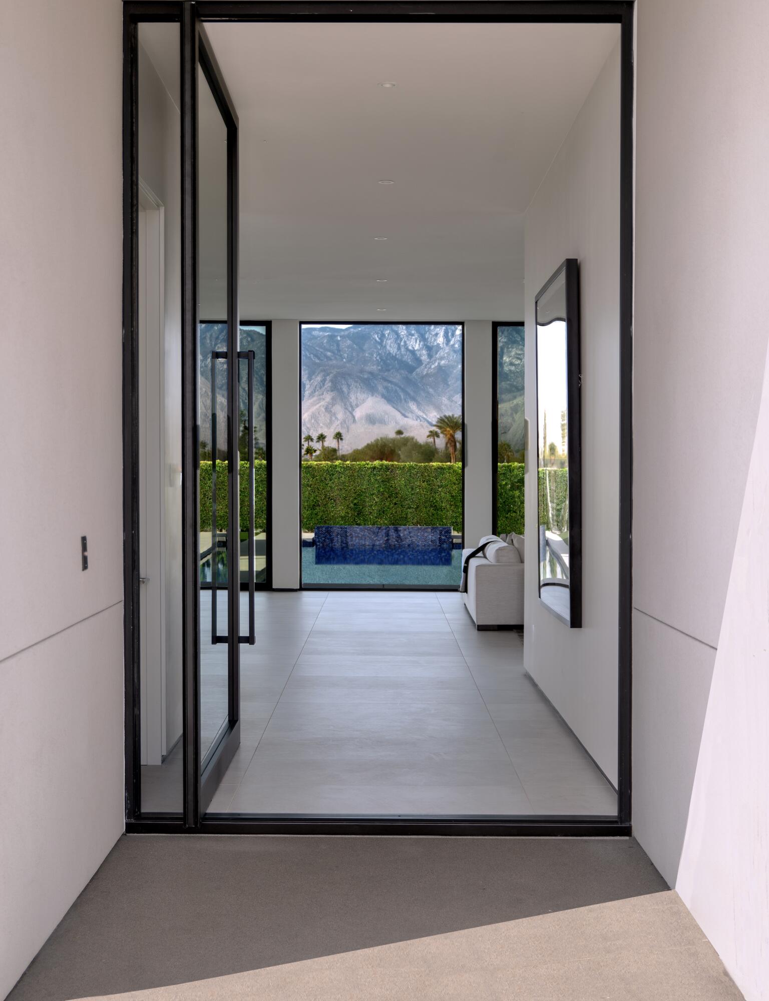 13 Via Linea Rancho Mirage Ca Rancho Mirage, CA 92270 - Photo 4 of 24 Entry