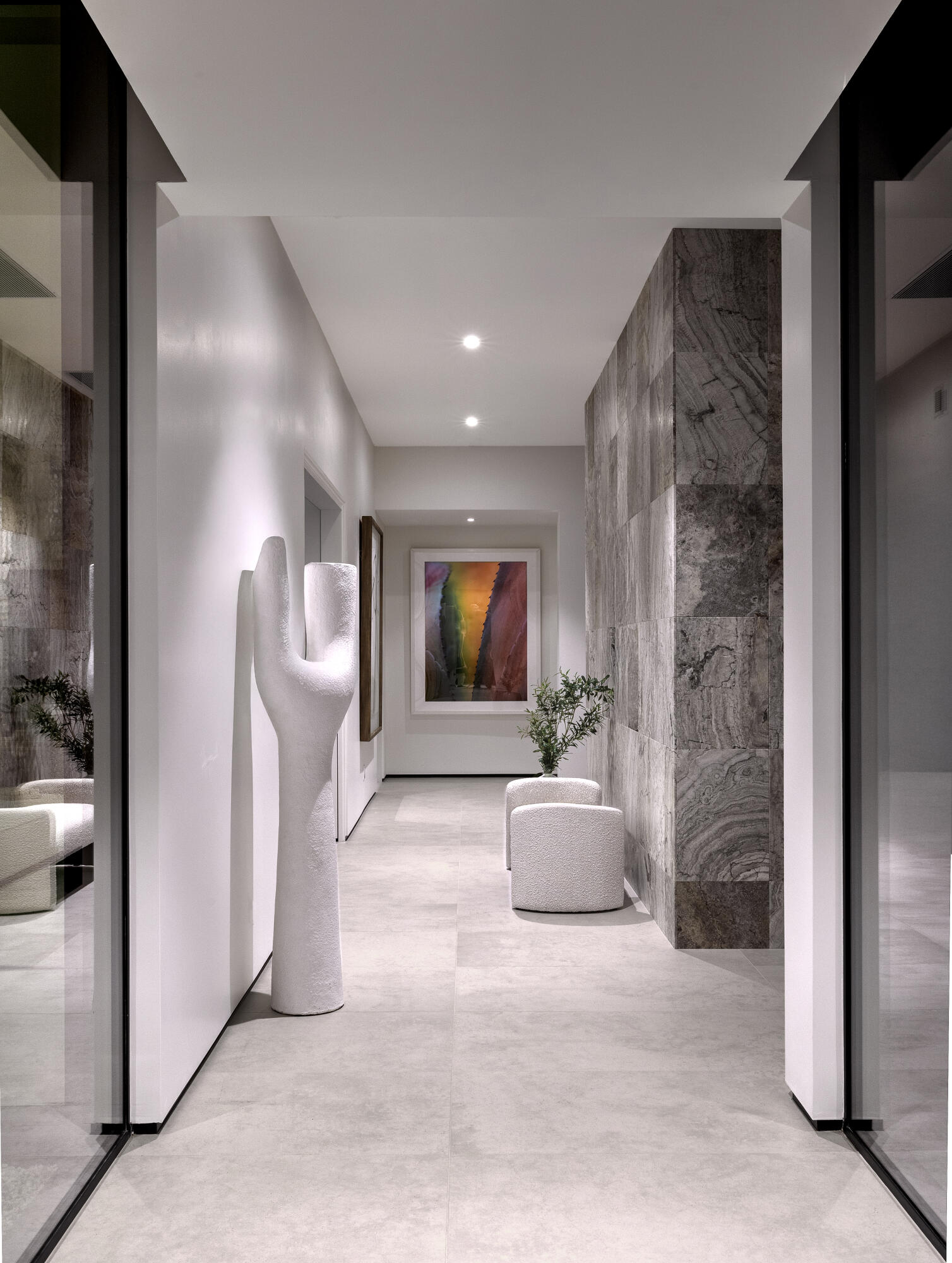 13 Via Linea Rancho Mirage Ca Rancho Mirage, CA 92270 - Photo 5 of 24 Hallway