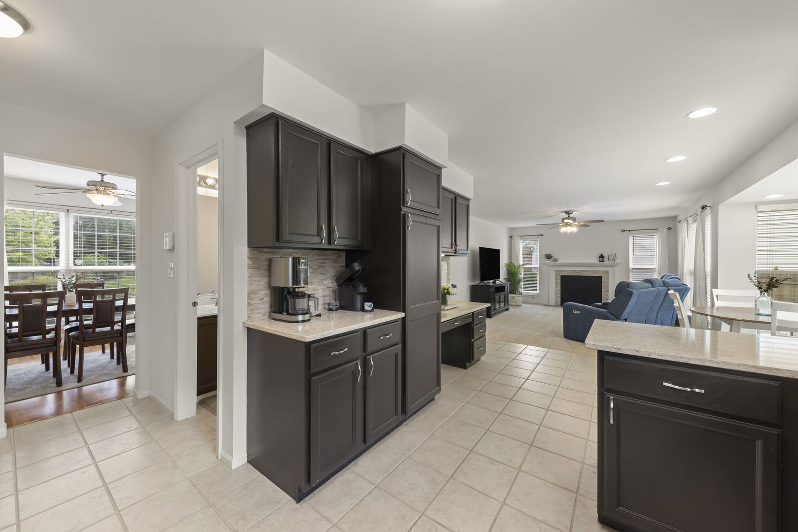 71 Cold Spring Court Aurora, IL 60506 - Photo 12 of 44 Gallery Image 12