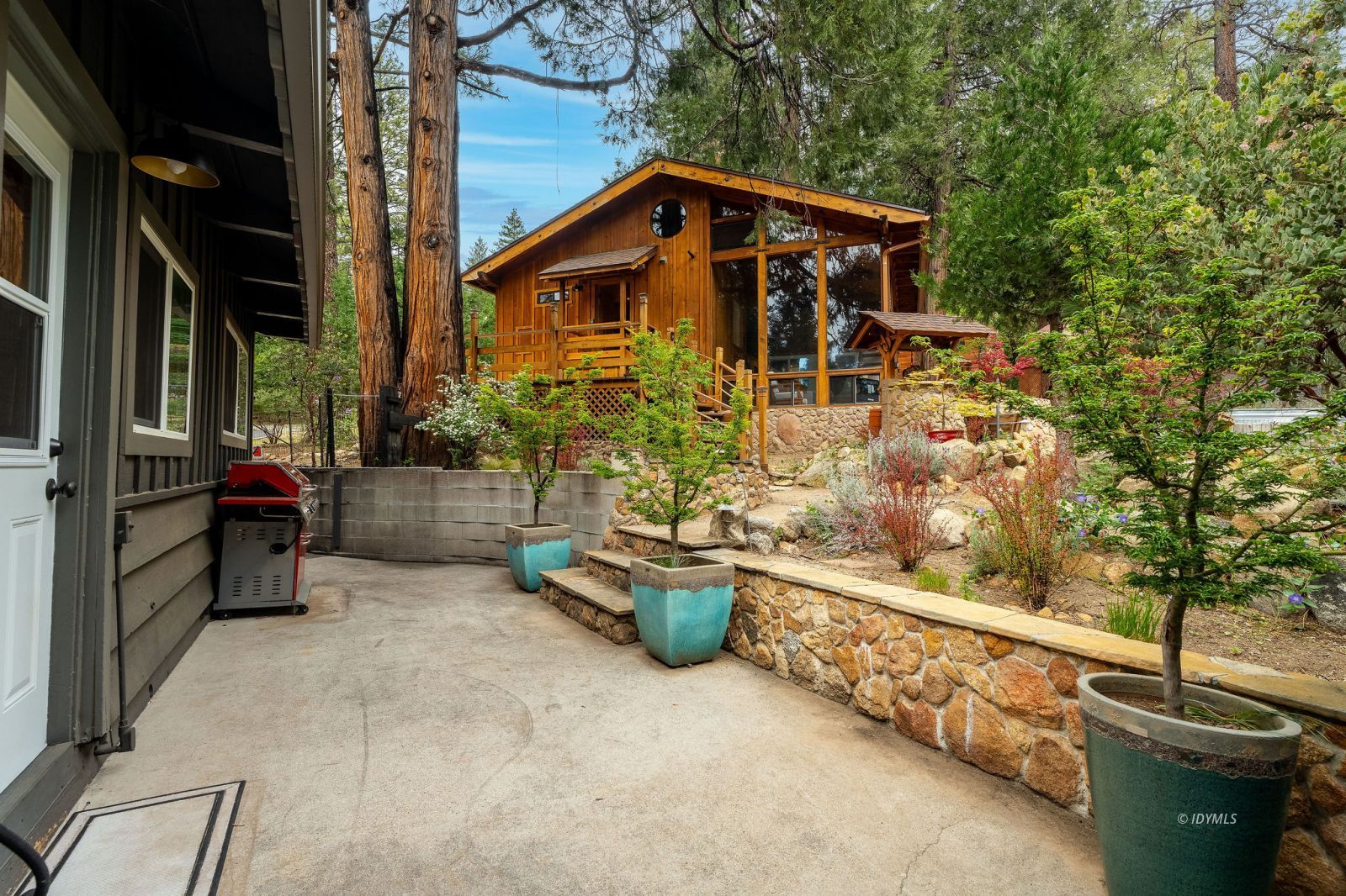 25106 Rim Rock Road Idyllwild, CA 92549 - Photo 34 of 71 View of Back cabin from back patio