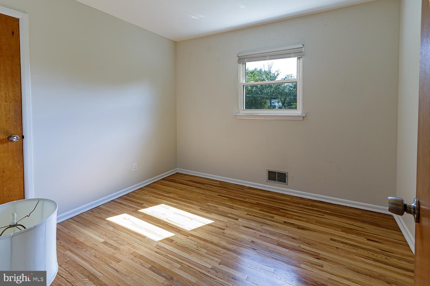 50 Hilton Road Mount Holly, NJ 08060 - Photo 13 of 21 2nd bedroom