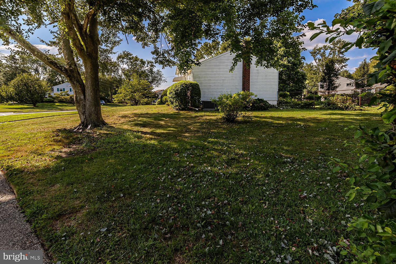 50 Hilton Road Mount Holly, NJ 08060 - Photo 18 of 21 Right side yard