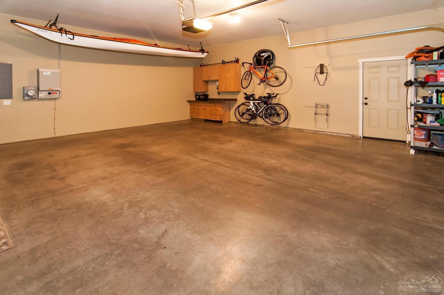 61428 Elder Ridge Street Bend, OR 97702 - Photo 7 of 25 Look at this garage! Plenty of space for