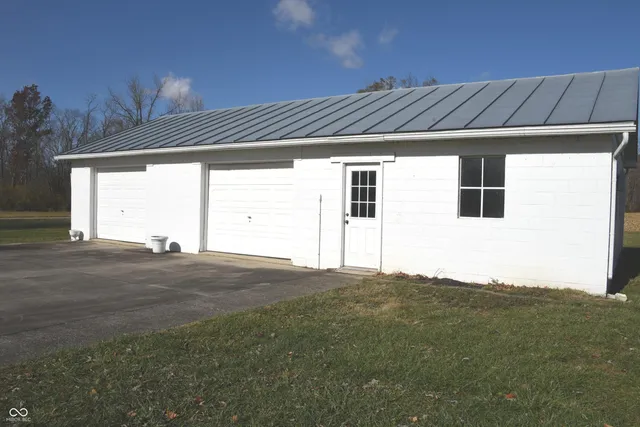 $650,000 | 9850 North Reynard Road, Albany, IN 47320