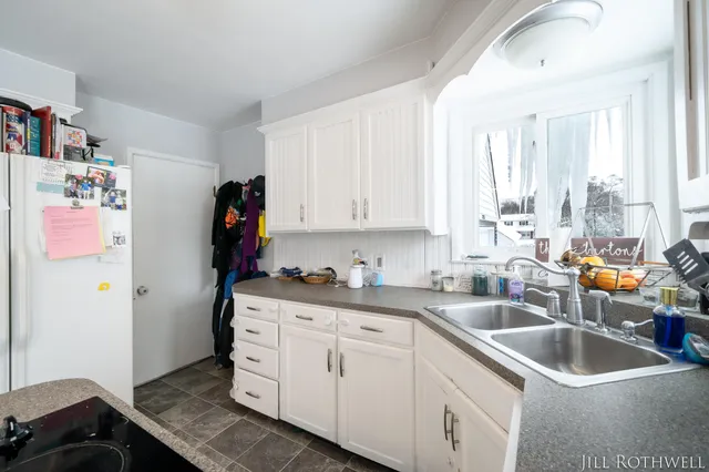 $340,000 | 3223 Allen Street, Hudsonville, MI 49426