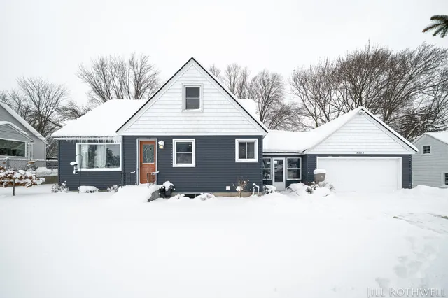 $340,000 | 3223 Allen Street, Hudsonville, MI 49426