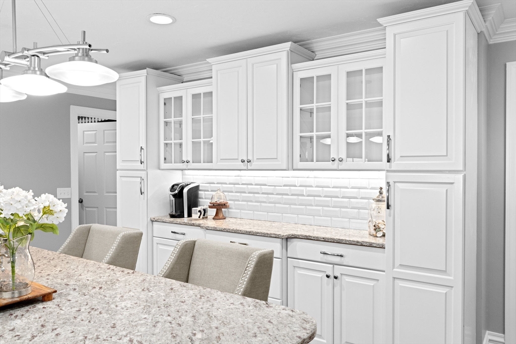 40 Thomas Road Berkley, MA 02779 - Photo 9 of 42 Gallery Image 9
