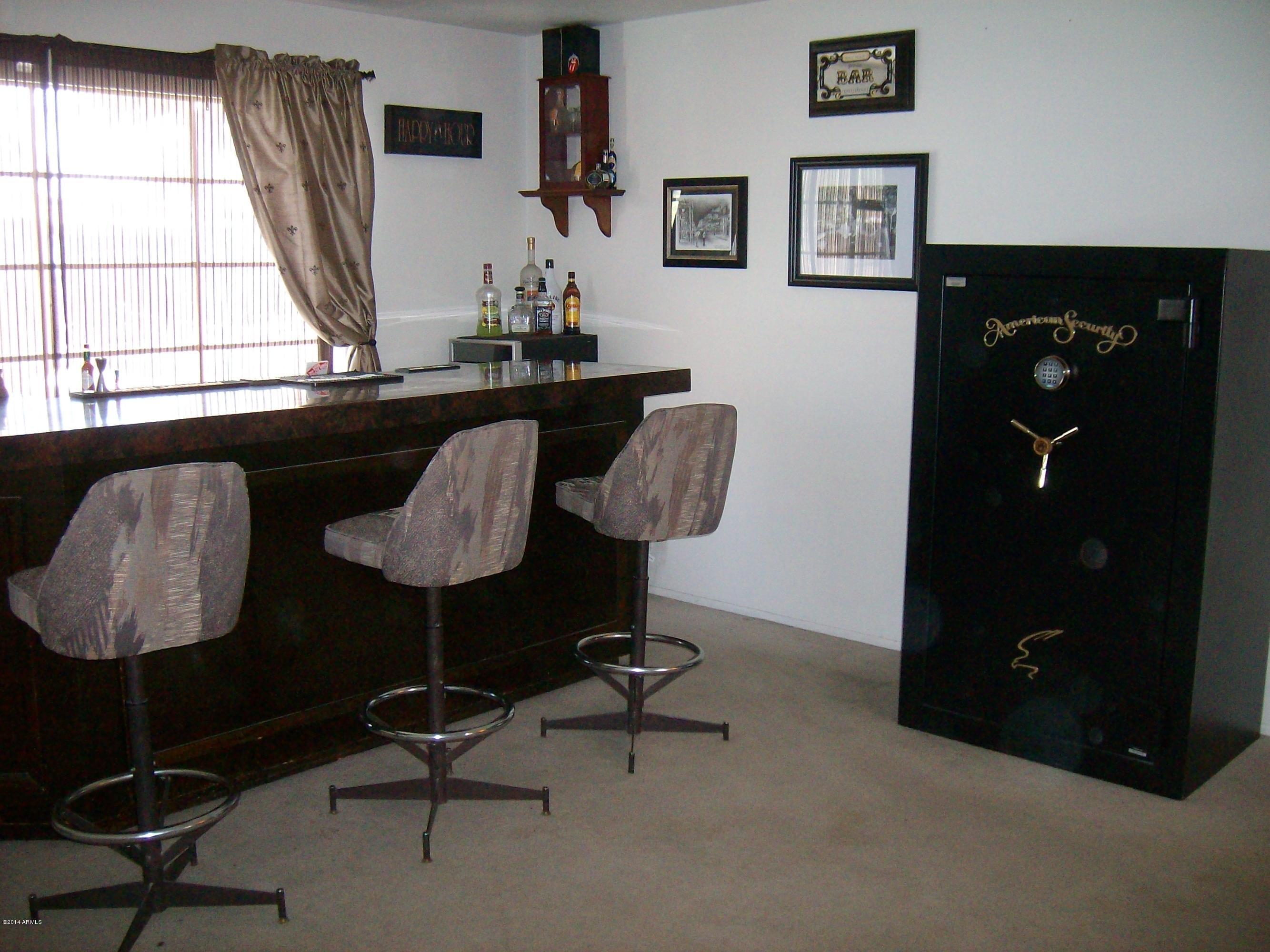 3830 West Bethany Home Road Phoenix, AZ 85019 - Photo 8 of 36 Family Room