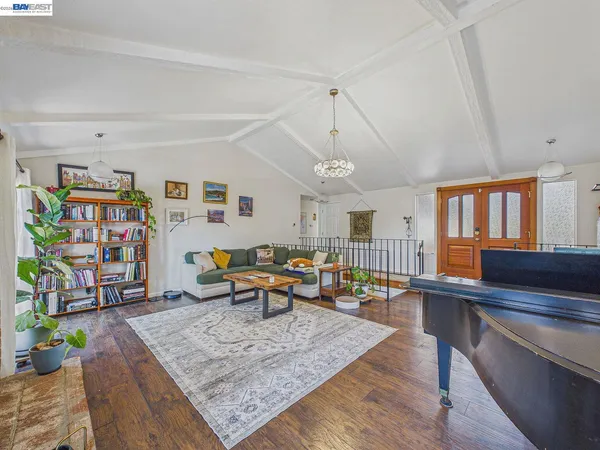 $749,000 | 16 Valley View Court, El Sobrante, CA 94803