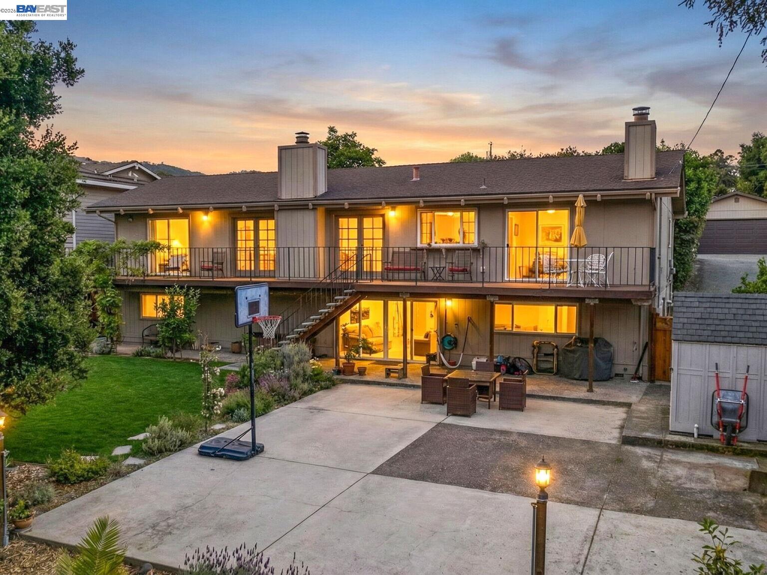 16 Valley View Court El Sobrante, CA 94803 - Photo 3 of 60