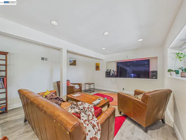 $749,000 | 16 Valley View Court, El Sobrante, CA 94803