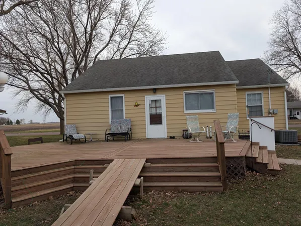 $139,900 | 129 Martin Street East, Lewisville, MN 56060