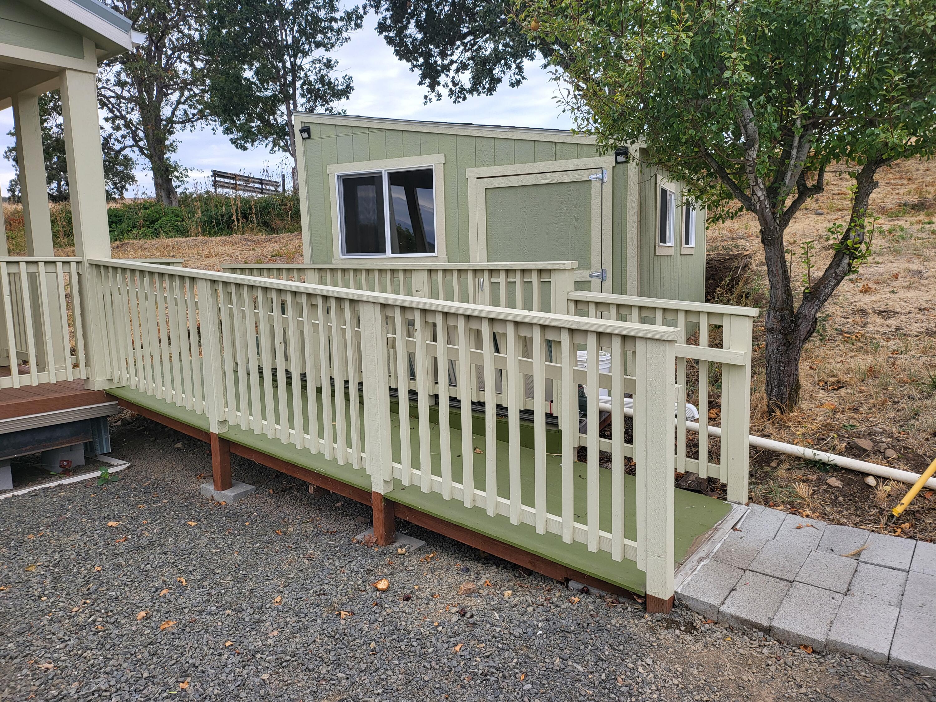 4898 Antelope Road Eagle Point, OR 97524 - Photo 3 of 29 20240916_135713