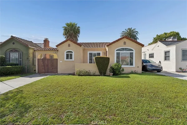 $840,000 | 1922 West 84th Street, Los Angeles, CA 90047
