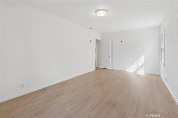 $840,000 | 1922 West 84th Street, Los Angeles, CA 90047