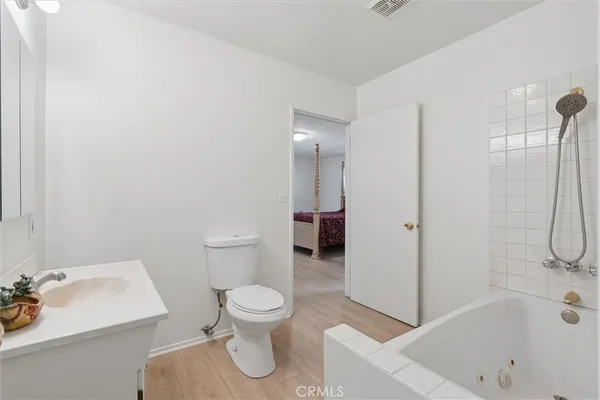 $840,000 | 1922 West 84th Street, Los Angeles, CA 90047