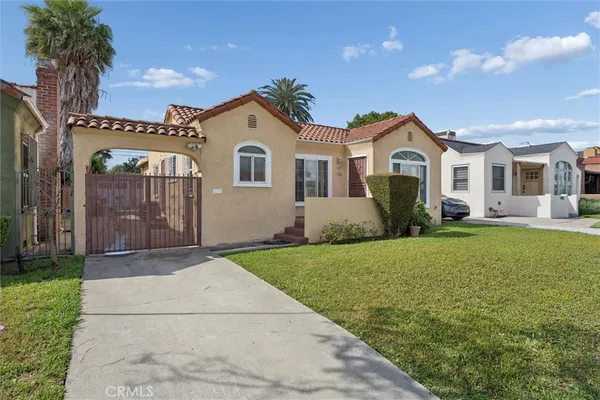 $840,000 | 1922 West 84th Street, Los Angeles, CA 90047
