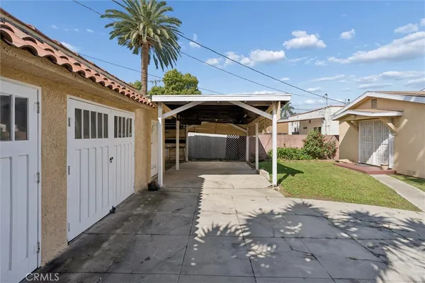 $840,000 | 1922 West 84th Street, Los Angeles, CA 90047