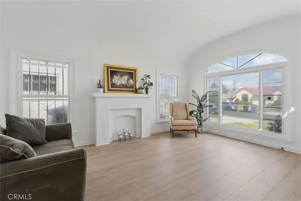 $840,000 | 1922 West 84th Street, Los Angeles, CA 90047