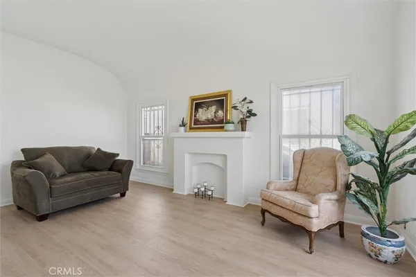 $840,000 | 1922 West 84th Street, Los Angeles, CA 90047