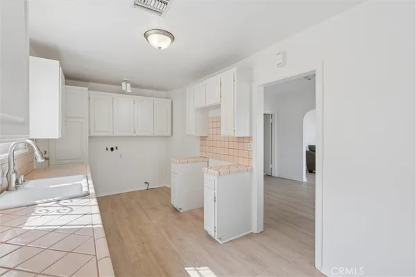 $840,000 | 1922 West 84th Street, Los Angeles, CA 90047