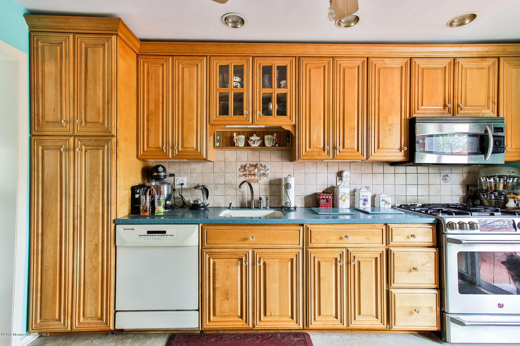 2003 Wall Church Road Wall, NJ 07719 - Photo 4 of 16 Kitchen