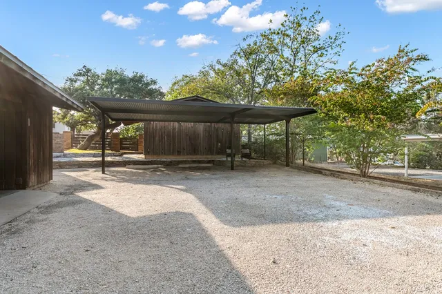 $999,450 | 804 Henrietta Street, Fredericksburg, TX 78624