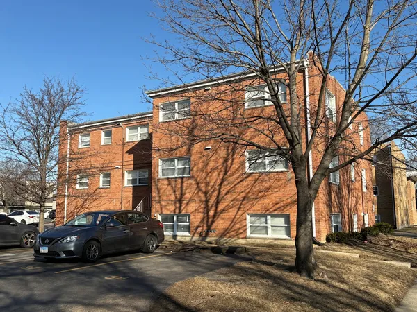 $899,000 | 2058 North Linden Avenue, Waukegan, IL 60087