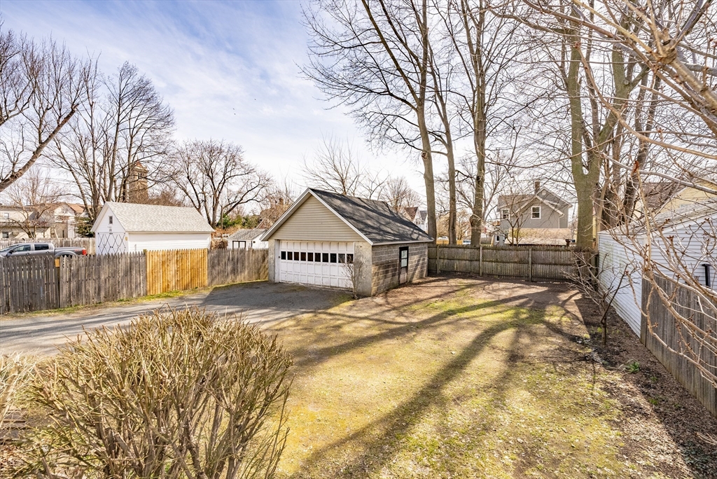 27-29 Day Street West Springfield, MA 01089 - Photo 7 of 41 Gallery Image 7