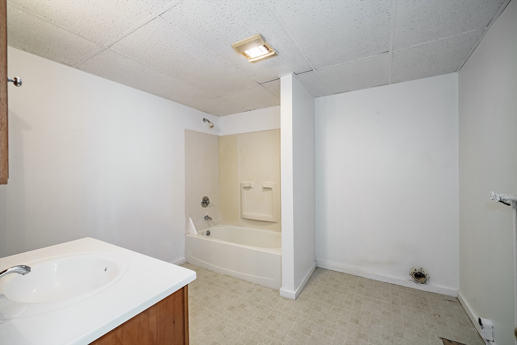 27-29 Day Street West Springfield, MA 01089 - Photo 9 of 41 Gallery Image 9