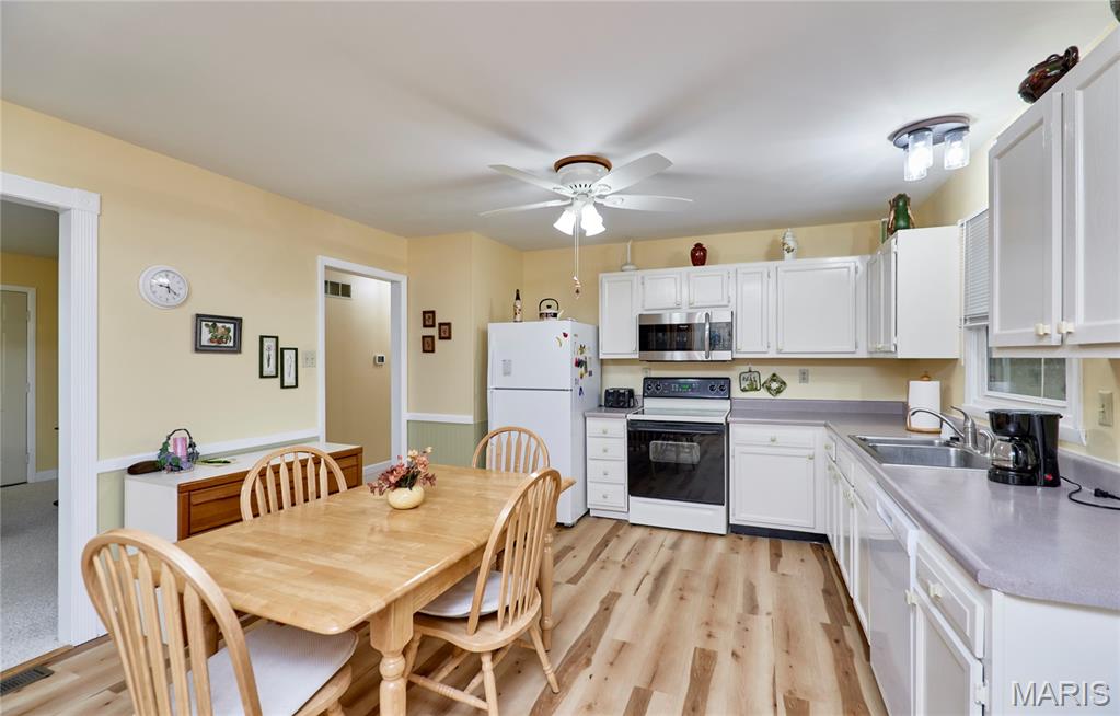 891 Ranch Lane Villa Ridge, MO 63089 - Photo 15 of 51