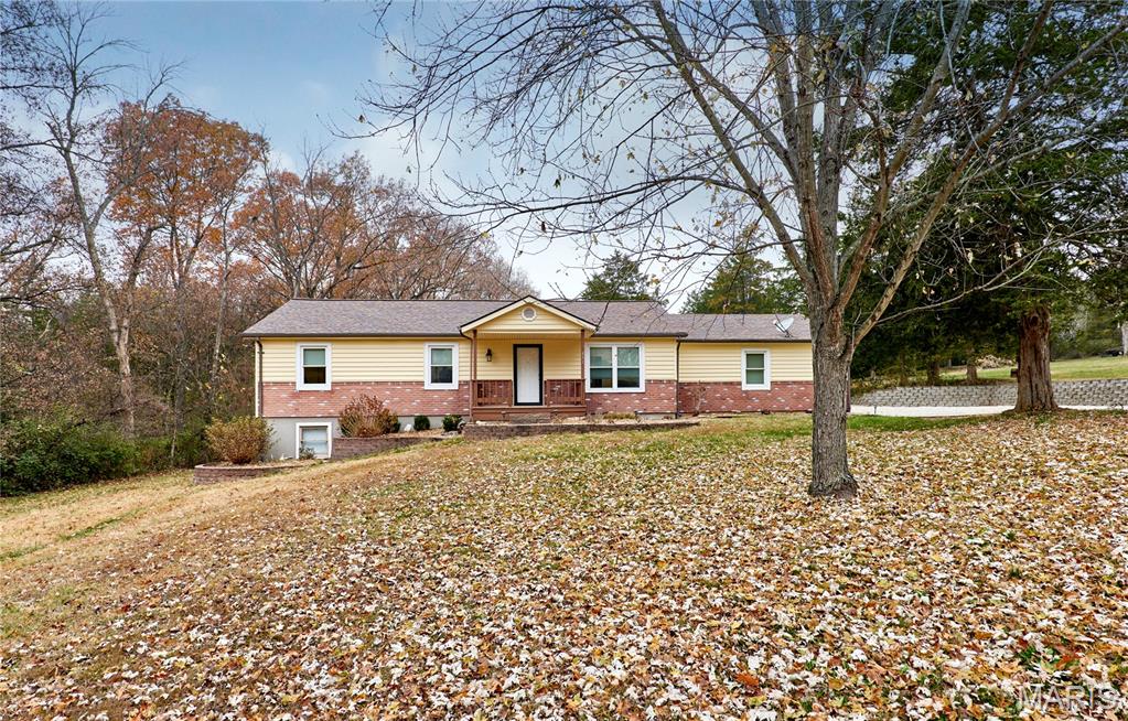 891 Ranch Lane Villa Ridge, MO 63089 - Photo 3 of 51