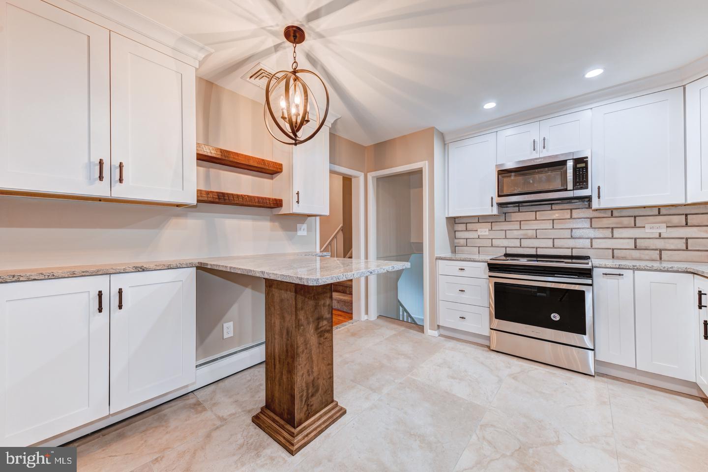 19 Lower Hilltop Road Yardley, PA 19067 - Photo 4 of 25 Gallery Image 4
