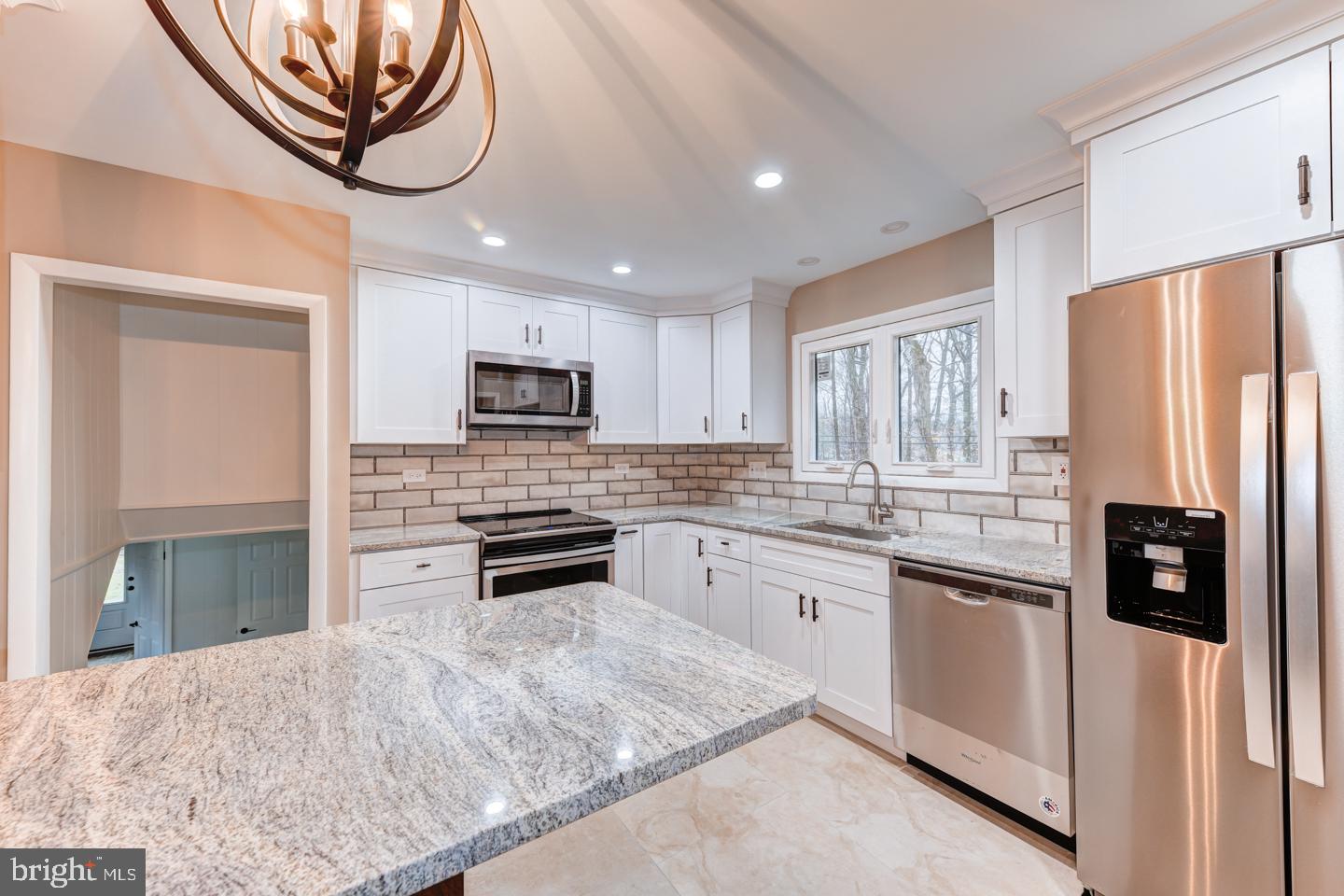 19 Lower Hilltop Road Yardley, PA 19067 - Photo 5 of 25 Gallery Image 5
