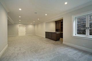 320 Princeton Road Hinsdale, IL 60521 - Photo 19 of 20 a view of an empty room with a window