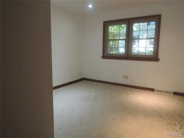 $298,800 | 5 Spring Hill Drive, Greenville, IL 62246