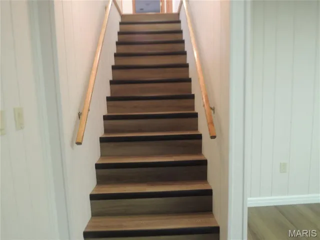 $298,800 | 5 Spring Hill Drive, Greenville, IL 62246