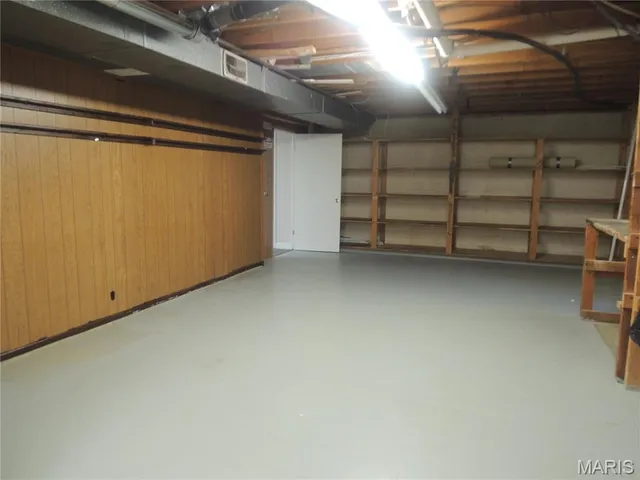 $298,800 | 5 Spring Hill Drive, Greenville, IL 62246