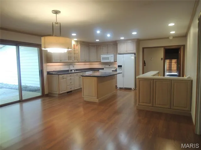 $298,800 | 5 Spring Hill Drive, Greenville, IL 62246