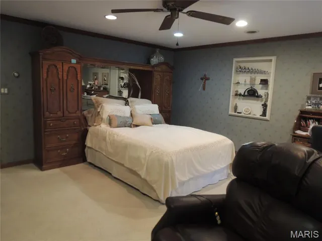 $298,800 | 5 Spring Hill Drive, Greenville, IL 62246