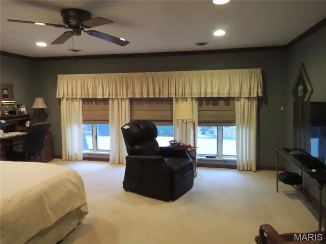 $298,800 | 5 Spring Hill Drive, Greenville, IL 62246