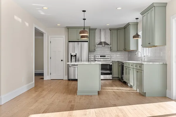 $1,549,900 | 41 Lantern Lane, Braintree, MA 02184