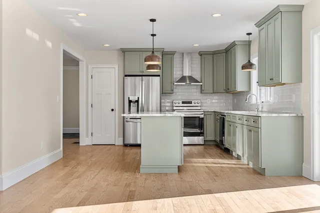 $1,549,900 | 41 Lantern Lane, Braintree, MA 02184