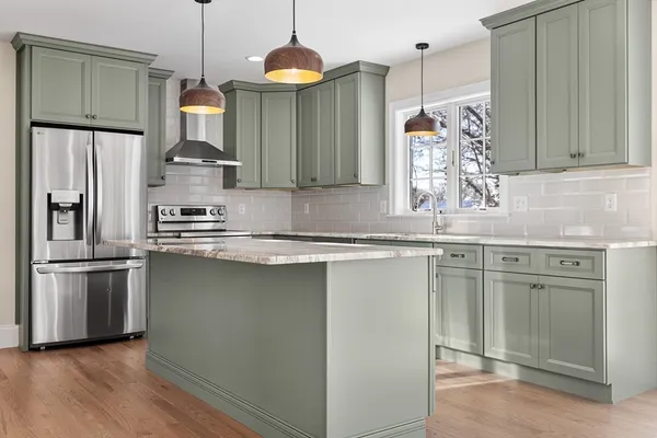 $1,549,900 | 41 Lantern Lane, Braintree, MA 02184