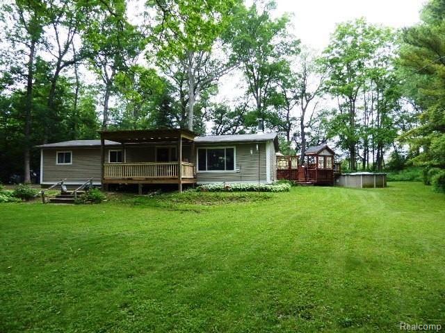 16402 South Seymour Road Linden, MI 48451 - Photo 17 of 18 P1010952.JPG