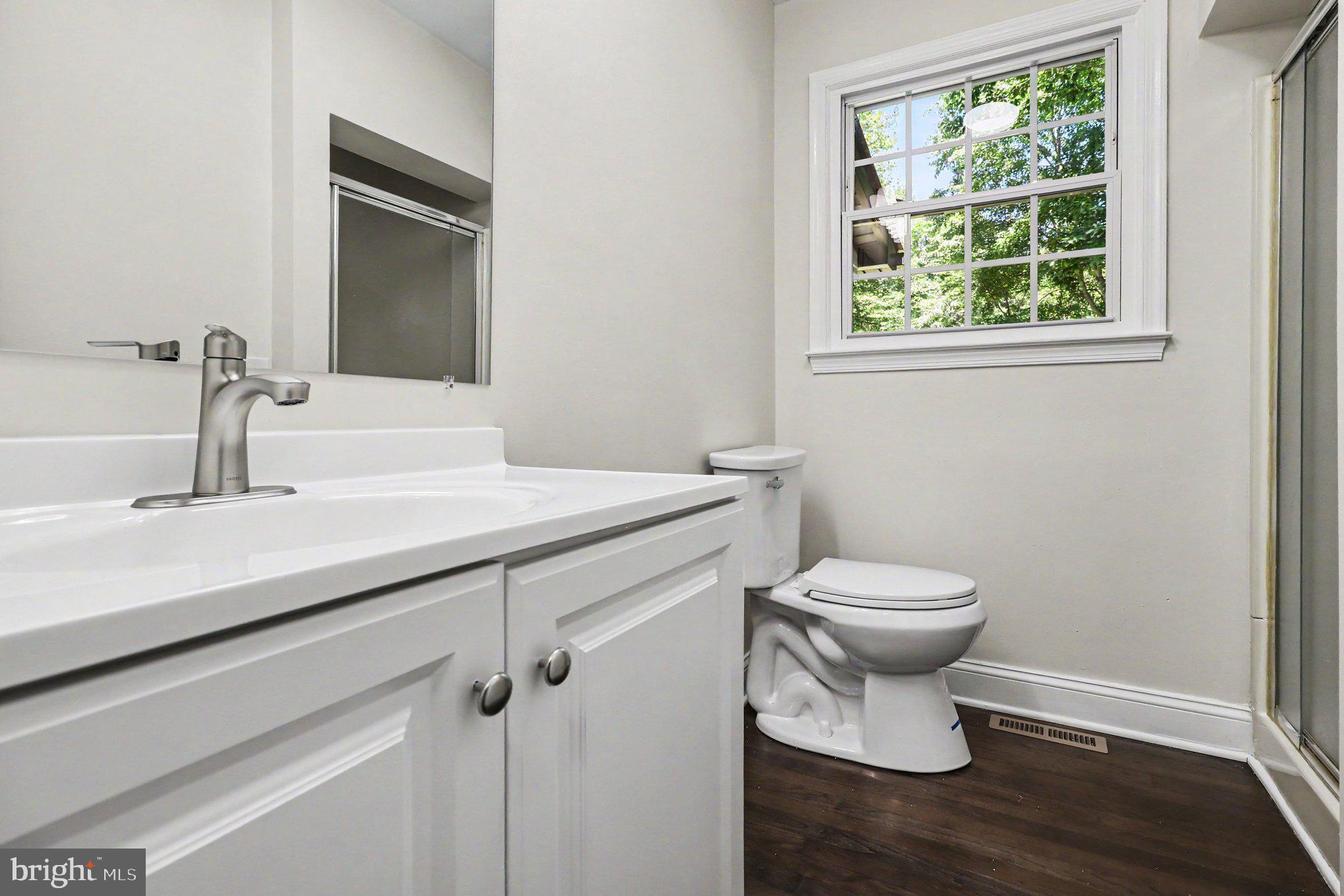 9825 Valley Po Road Spotsylvania, VA 22551 - Photo 18 of 46 main level full bathroom