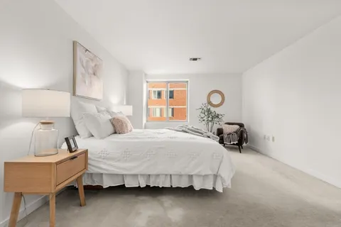 $679,000 | 183 Oak Street, Unit 404, Newton, MA 02464