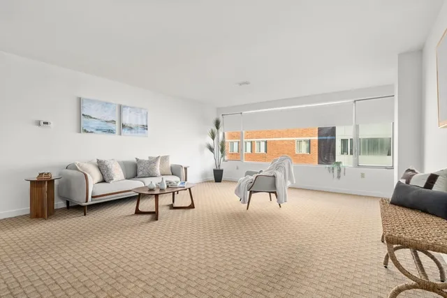 $679,000 | 183 Oak Street, Unit 404, Newton, MA 02464