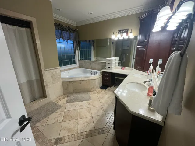 $789,900 | 164 Ashley Court, Speedwell, TN 37870